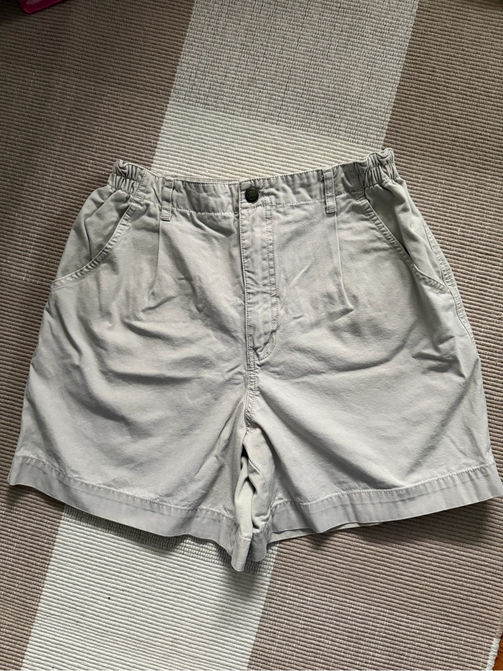 Royal Robbins Men's Light Beige Flat-Front Cotton Shorts